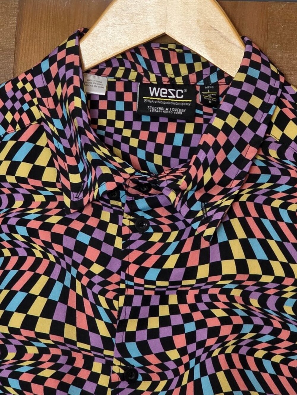 WESC Colorful Poly S/S sz Mens Large / 5 / Womens XL